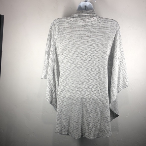 Pure Essence super soft light gray poncho size medium - Picture 7 of 11